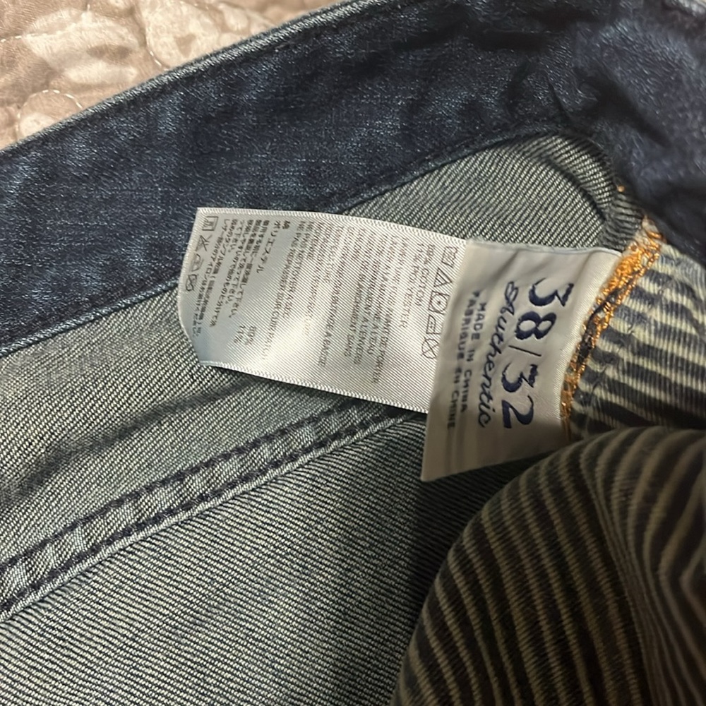 Tommy Bahama men’s jeans 38x32 - Picture 2 of 2